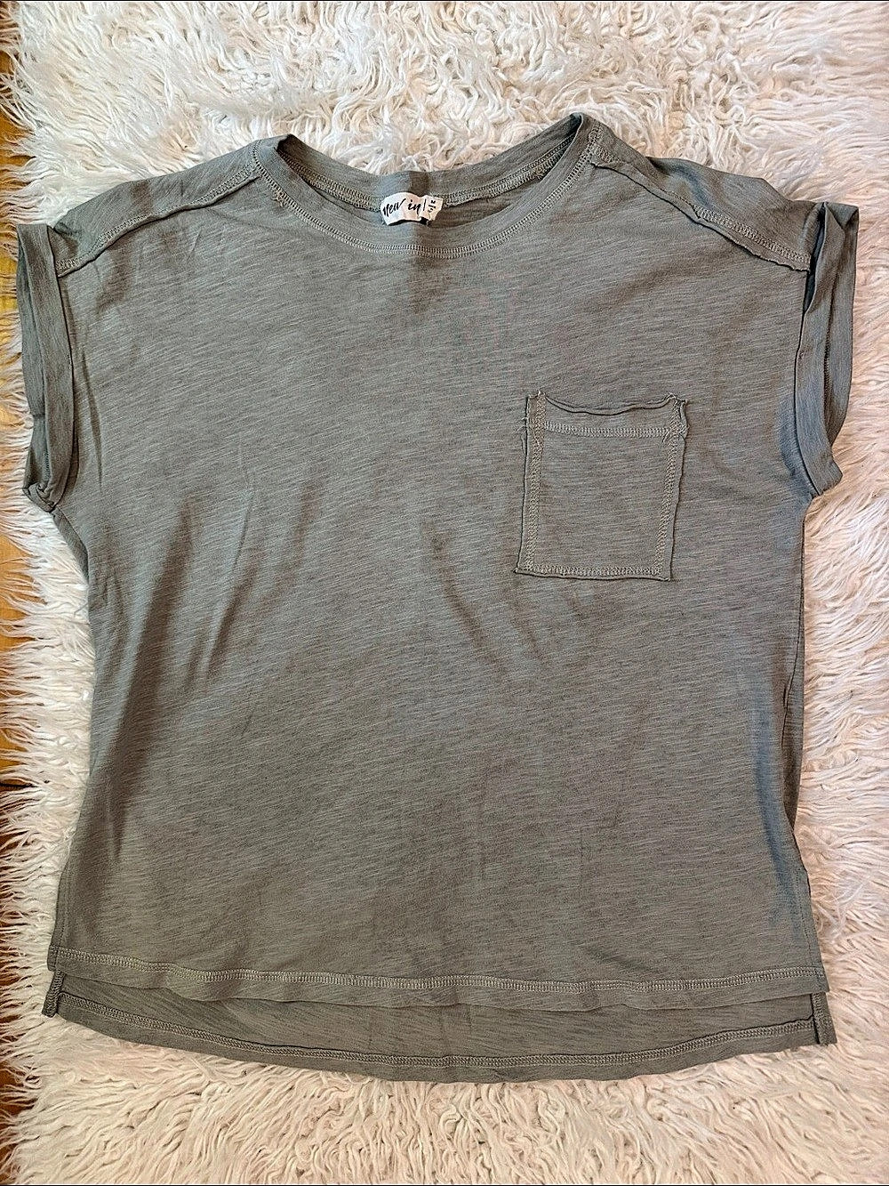 New In Short Sleeve Pocket Tee in Green Size Medium